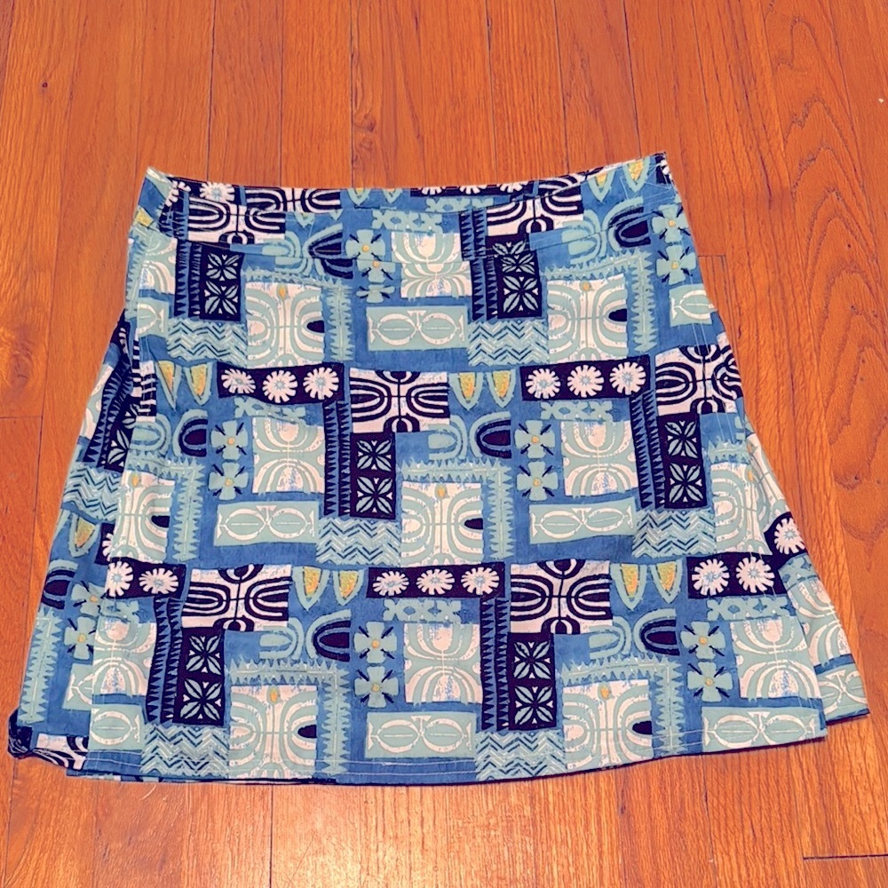RIP SKIRT Hawaii Blue, Black and Green Wrap Skirt in size Medium
